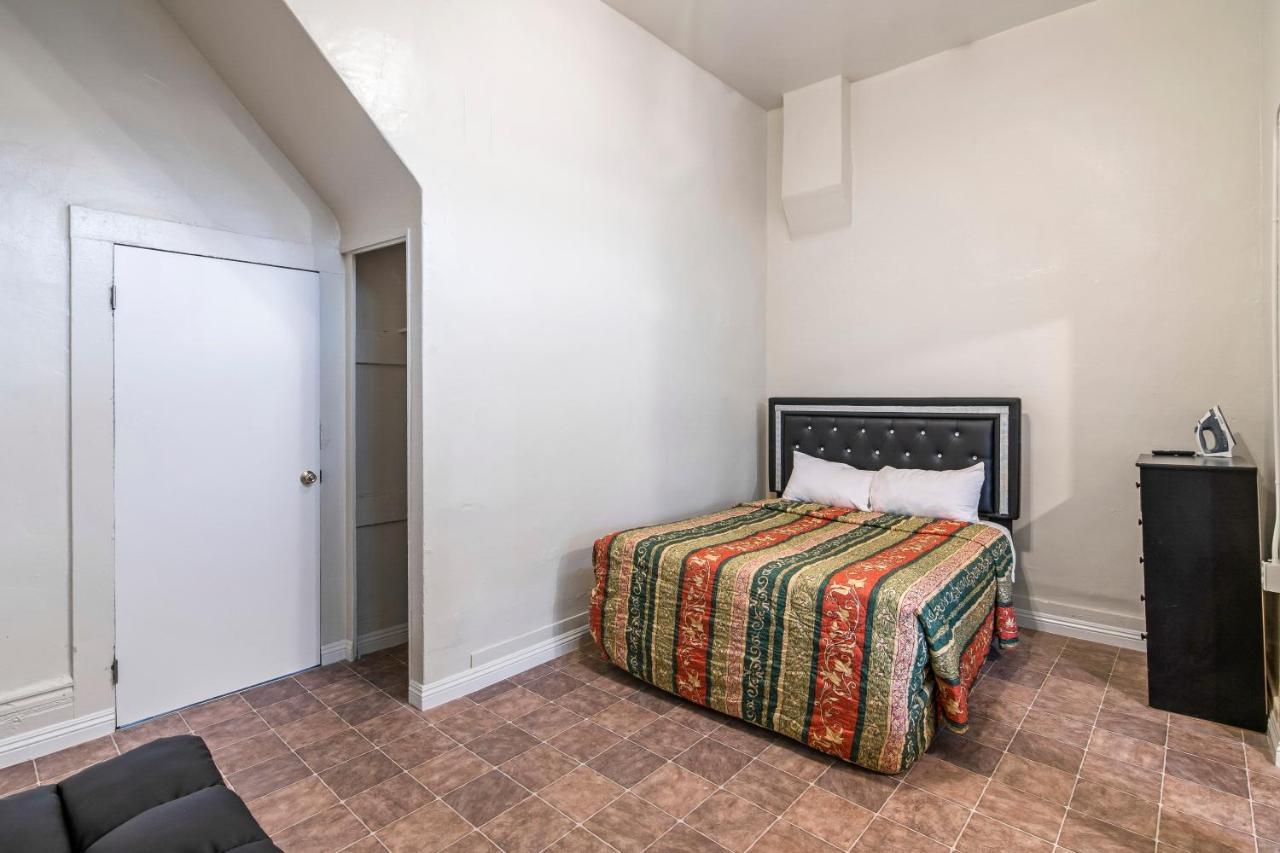 Deluxe Double Room with Extra Bed