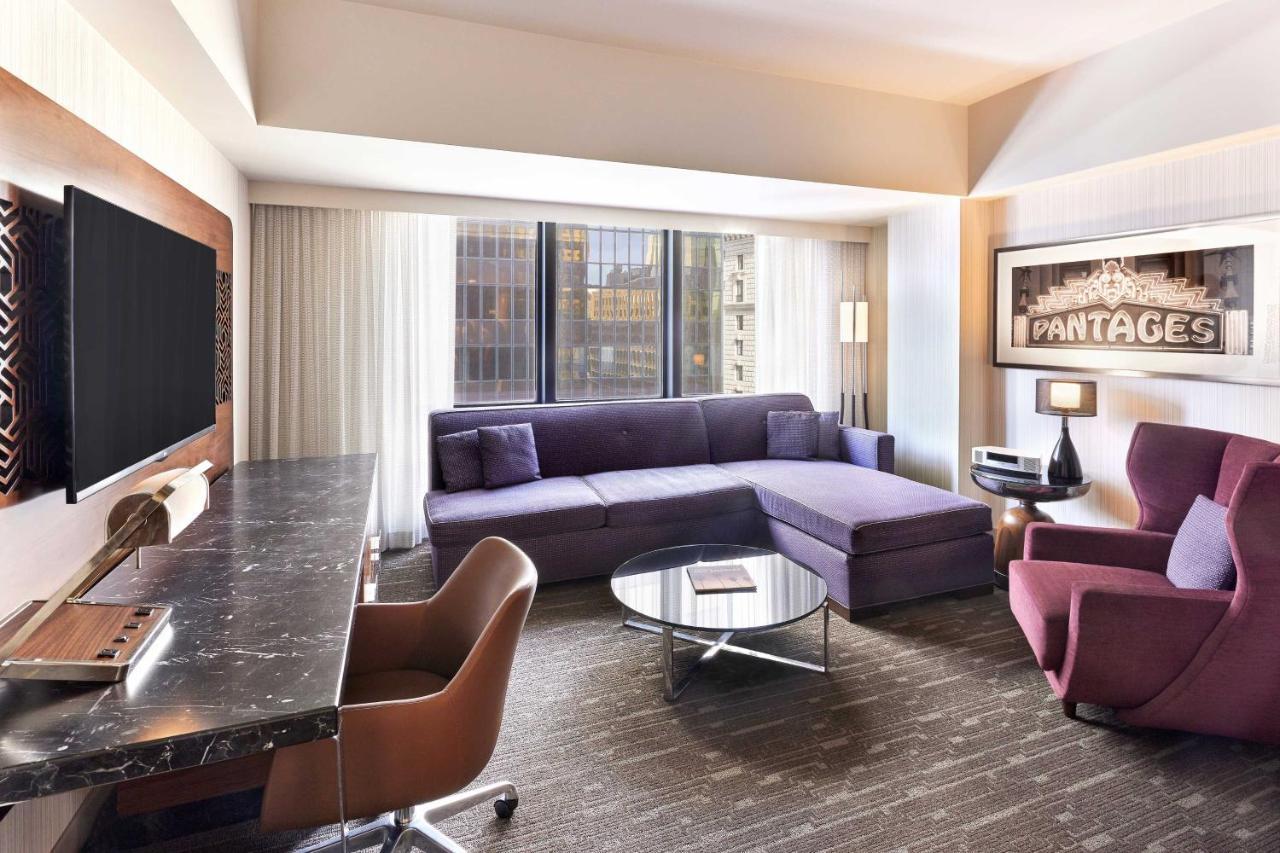 One Bedroom Suite, Suite, 1 King, Alternate bed: sofa bed