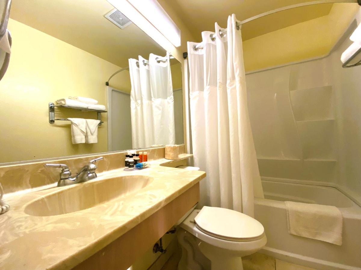 2 King Beds, One-Bedroom, Suite, Non-Smoking
