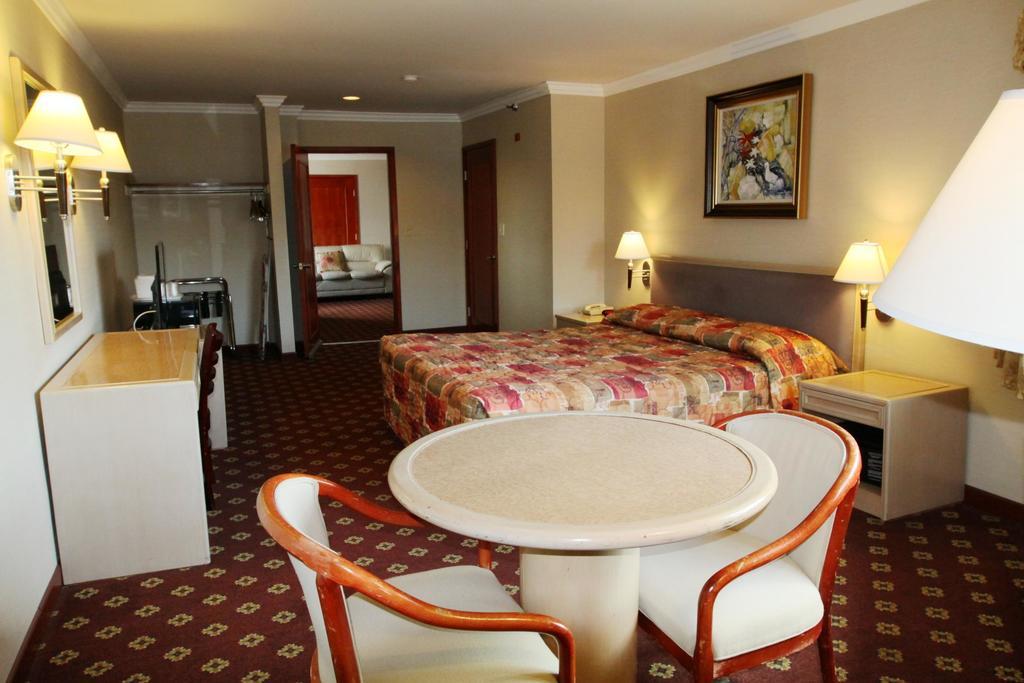 Suite Room,1210920733:JPEG