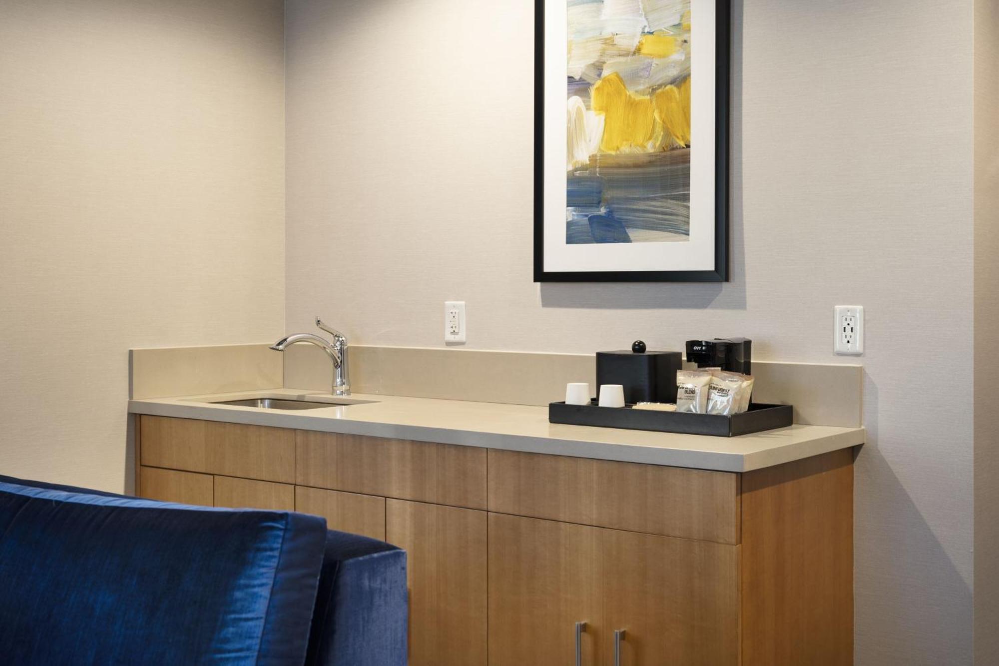 One-Bedroom Suite,1592907576:JPEG
