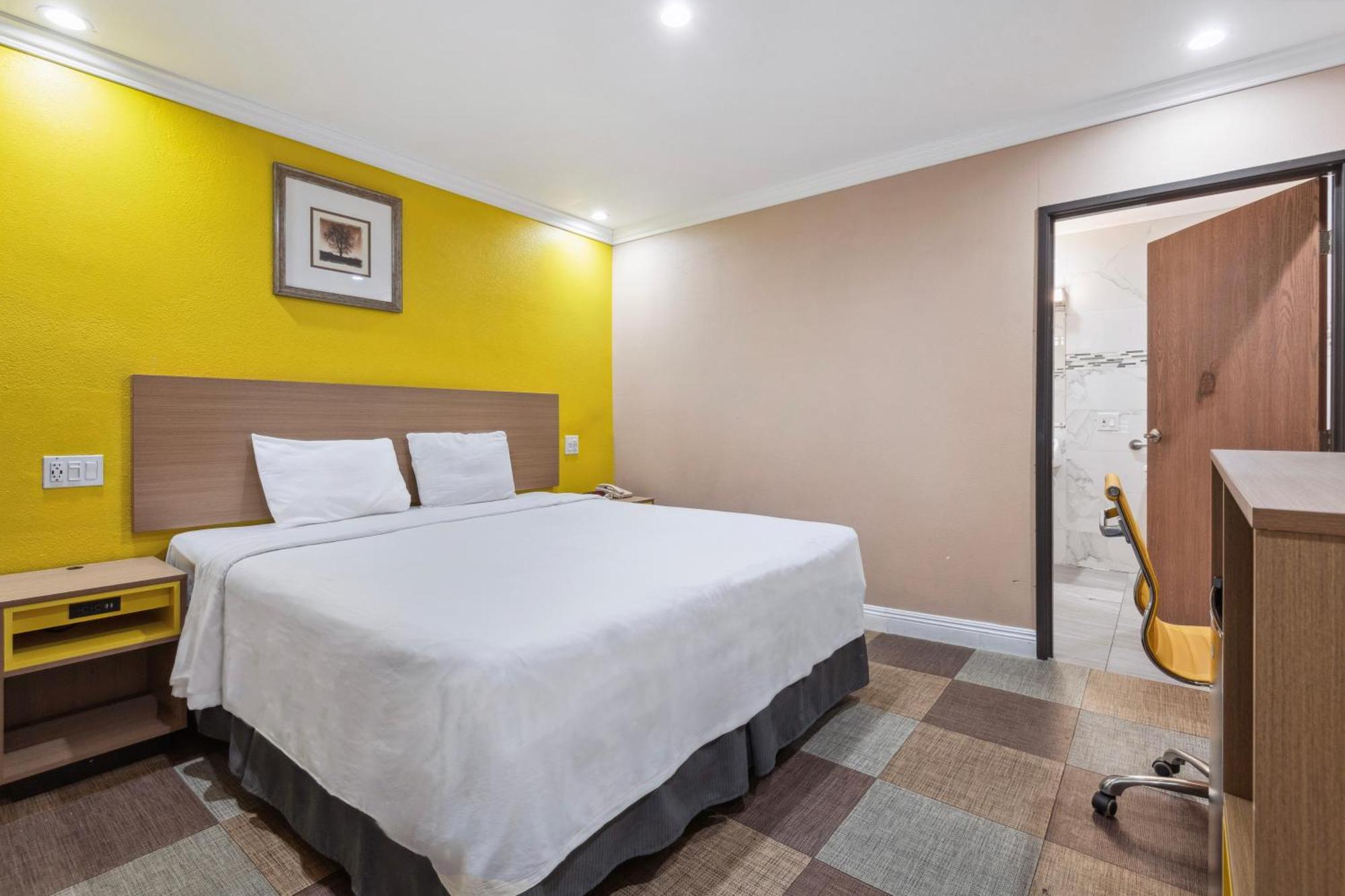 Standard King Room