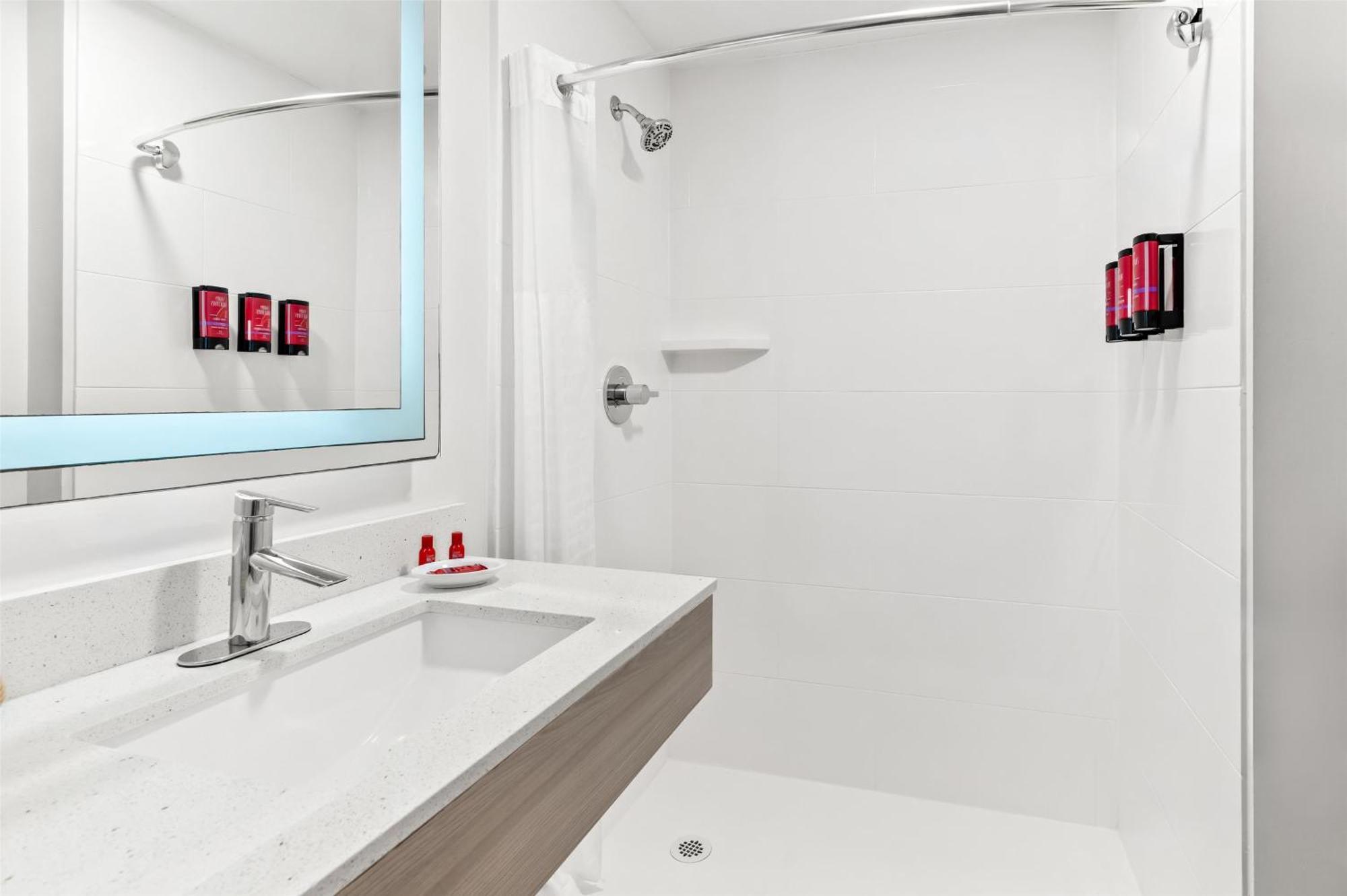 King Suite with Jacuzzi,1669012028:JPEG