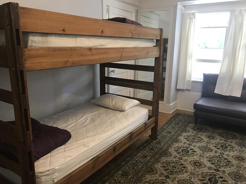 Bunk Bed Male Dormitory Room,435901914:JPEG