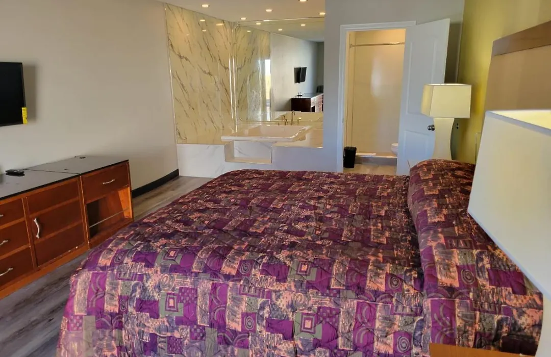 Stadium Inn & Spas-1