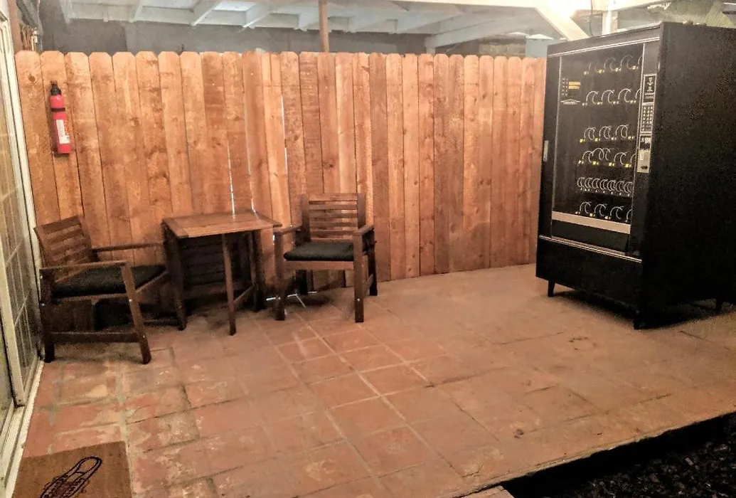 Chatsworth Midcentury-1
