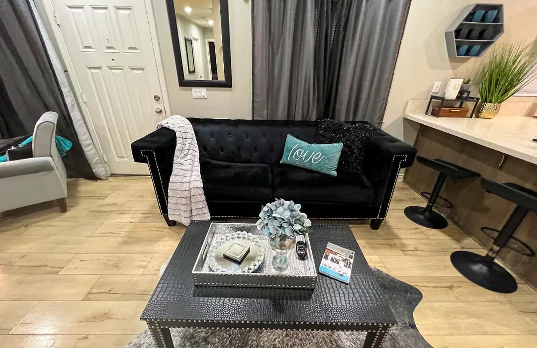 Modern One Bedroom Townhouse W/ Plenty Of Space And Guest Parking In Gated Community! Book Now!-1