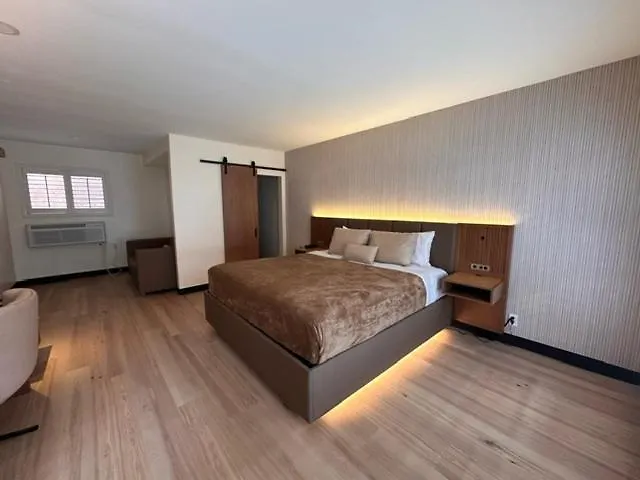 Bevonshire Lodge Motel-1