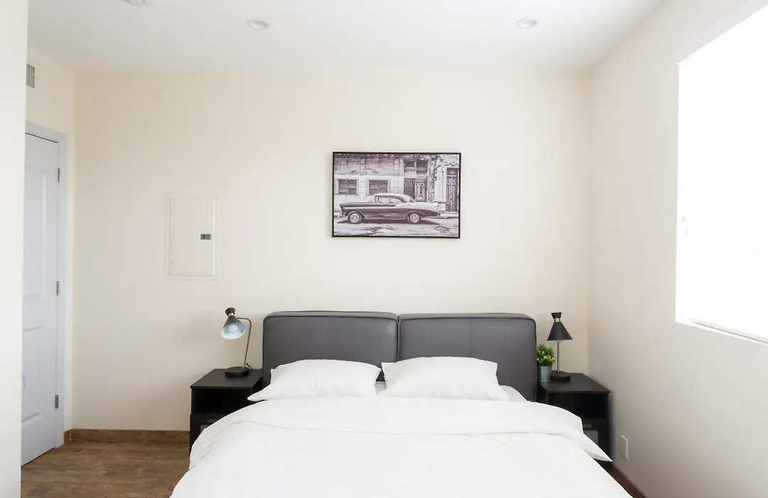 Three-Bedroom Hollywood Condo-1