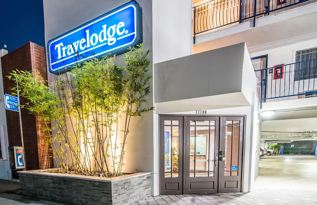 Travelodge By Wyndham Culver City-1