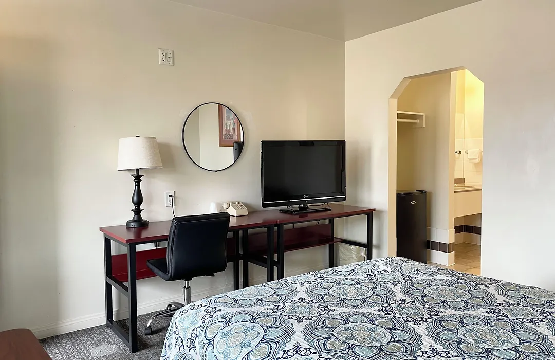 Hollywood La Brea Inn-1