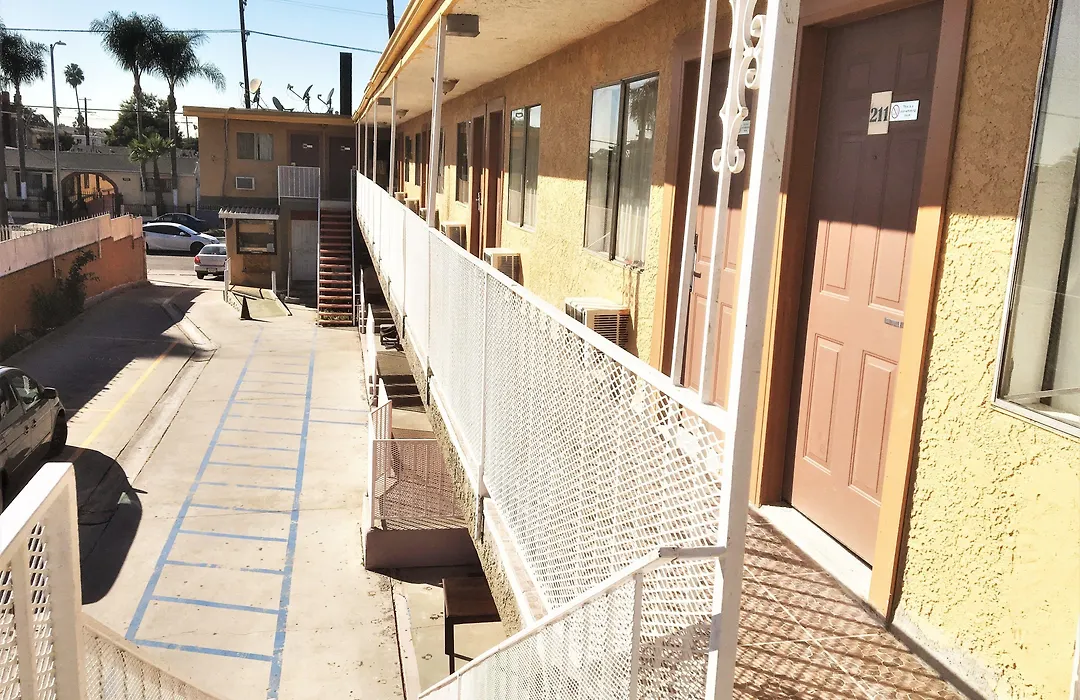 4 Star Motel-1