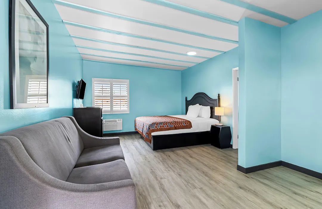 Rodeway Inn & Suites North Hollywood Burbank Airport - Universal Area-1