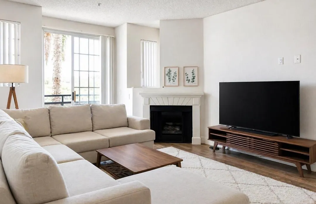 Spacious 2 Bedroom 2 Bathroom In Gated Community-1