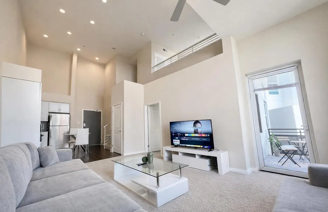 Luxury 2 Bedroom 2 Bathroom With Fitness Center And Pool-1