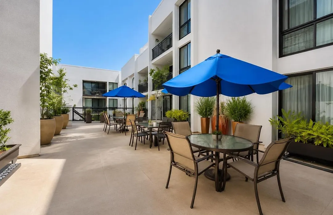 Luxury Beverly Hills 24 Hour Security Home 2 Bedrooms Perfect Location-1