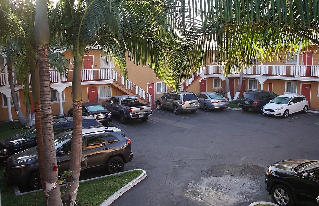 Paradise Inn And Suites-1