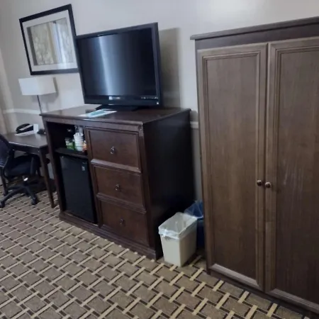 Best Western Plus San Pedro Hotel & Suites-3