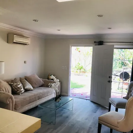 Cozy 2 Bedroom Guesthouse In Beverly Hills Los Angeles