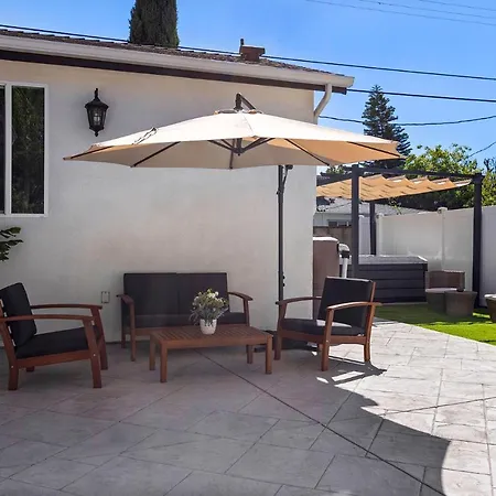 Adorable 3 Bedroom With Jacuzzi & More Los Angeles