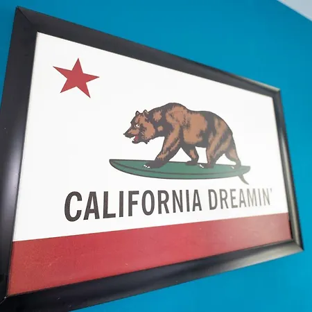 Cozy Hollywood Get Away-2