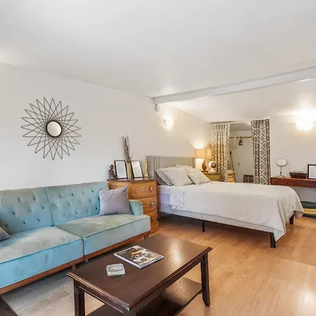 Private Studio City Guest House-3