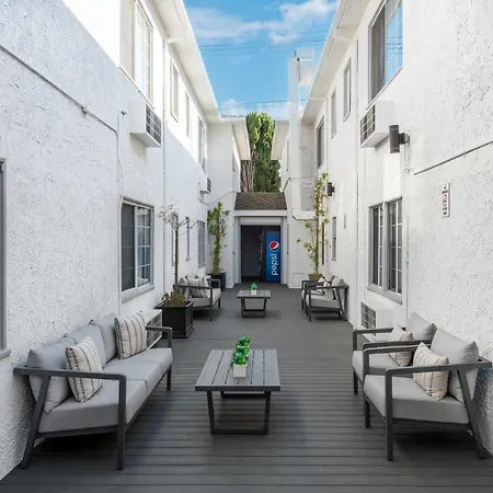 Elegant Urban Haven Los Angeles Getaway-2