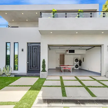 West Hollywood Modern Luxury 5 Bedroom Villa Sleeps 10-3