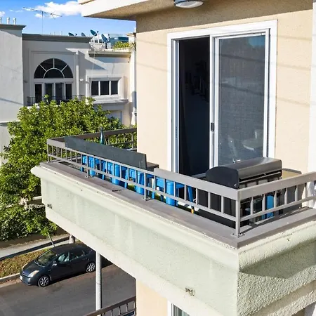 Beverly Hills Penthouse 2 Bedroom Apt With Parking 407-2