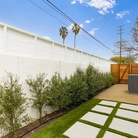 Beautiful 3 Bedroom In Mar Vista-3