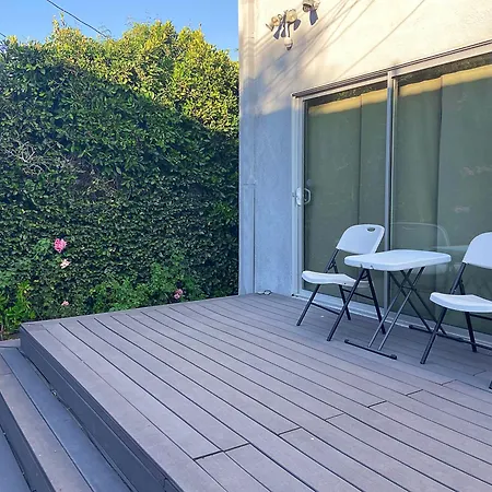 Hollywood Guesthouse-3