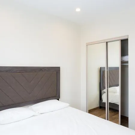 Three-Bedroom Hollywood Condo-2
