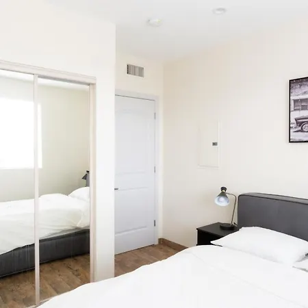 Three-Bedroom Hollywood Condo-3