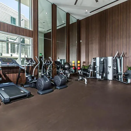 Beverly Grove Chic City Oasis 2 Bedroom Apt With Den 138-2