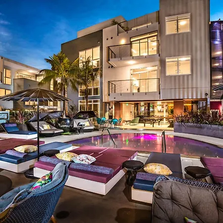 Fairfax District Chic City Oasis 2 Bedroom Apt With Den 136-3