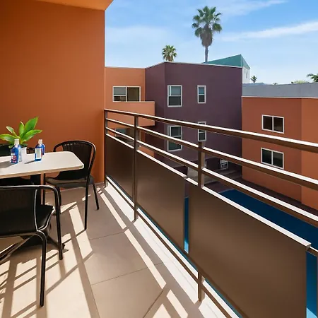 The Live Hotel-2