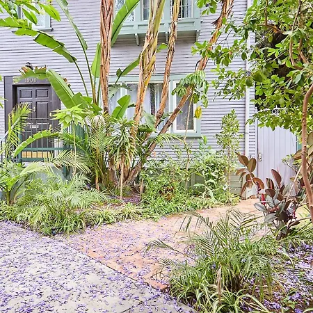 Hollywood Home-3