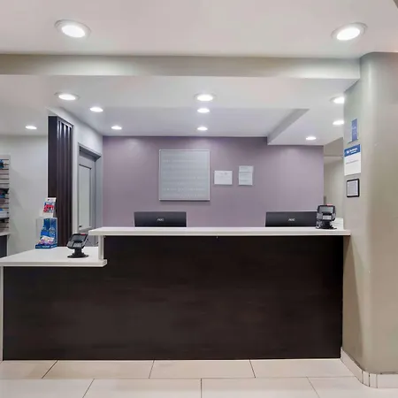 Best Western Plus Commerce Hotel-3