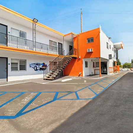 Rodeway Inn & Suites North Hollywood Burbank Airport - Universal Area-3