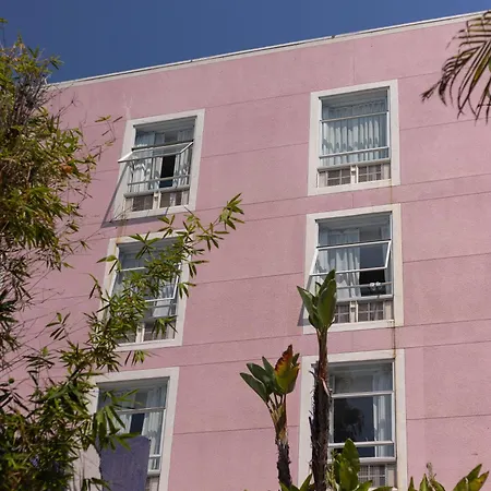 Ramada Plaza By Wyndham West Hollywood Hotel & Suites-3