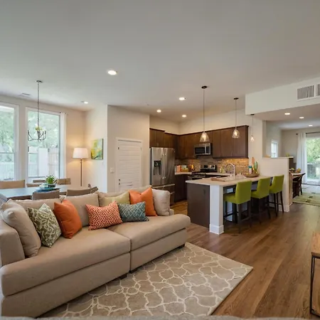 Glamorous Ktown Boutique Residences With Rooftop View-3