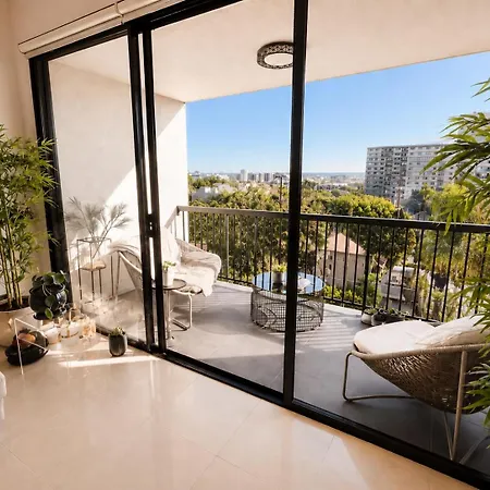 Luxury Beverly Hills 24 Hour Security Home 2 Bedrooms Perfect Location-2