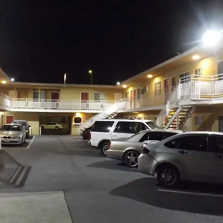 Top Hat Motel-2