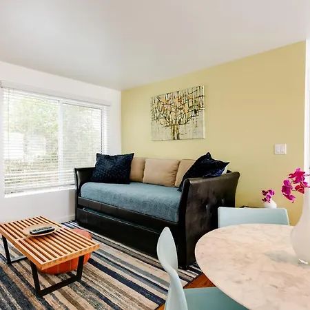 Venice Beach Vacation Condos-3