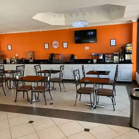 Howard Johnson By Wyndham Reseda Hotel & Suites-2